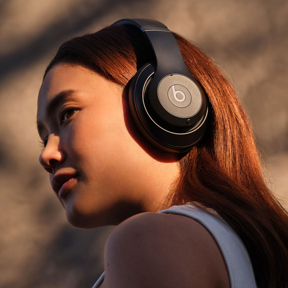 Beats-Studio-Pro-Black-6